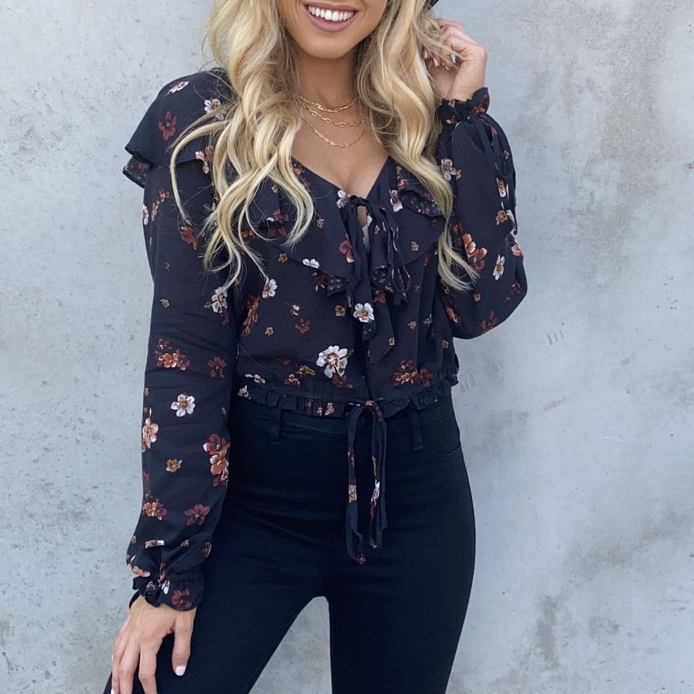 Dainty Hooligan Black Floral Print Cropped Top Sz L